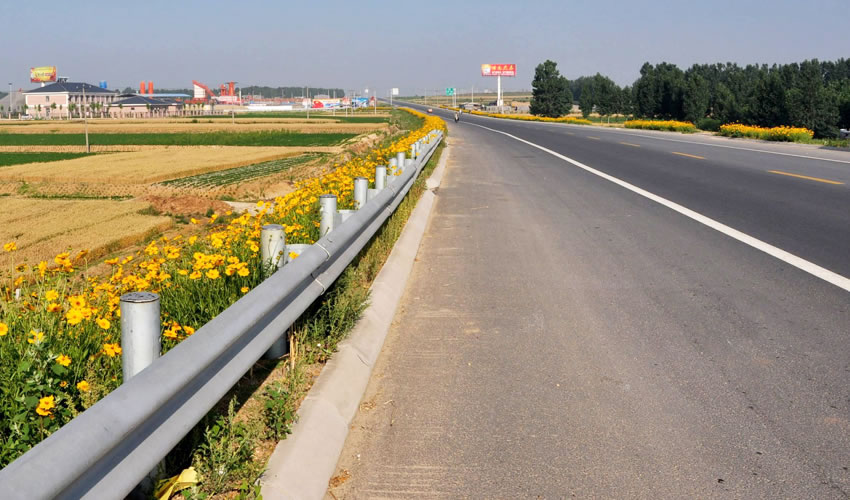 道路护栏板使用案例